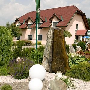 Restaurant Gaestehaus Seiger Hotel Sankt Lorenzen bei Knittelfeld Exterior photo