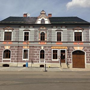 Restaurace U Kostela Hotel Marianske Radcice Exterior photo