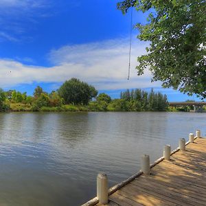 Nrma Bairnsdale Riverside Holiday Park Hotel Exterior photo