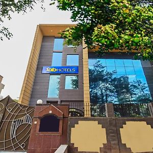 Fabhotel Corporate Square Gurgaon Exterior photo