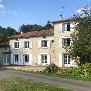 Moulin Sous La Vergne Bed and Breakfast Nanteuil-en-Vallée Exterior photo