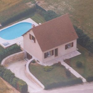 Maison De Vacances Pour 6 Personnes Avec Piscine Villa Lainsecq Exterior photo