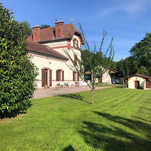 Ancienne Gare Du Val Des Bois Villa Warmeriville Exterior photo