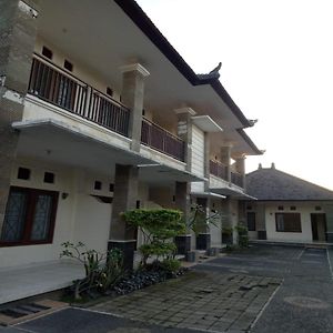 Pondok Wisata Intan Indah 1 Hotel Denpasa Exterior photo