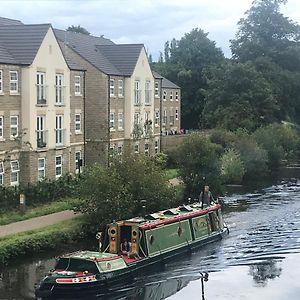 Canal View Bed and Breakfast Bradford  Exterior photo