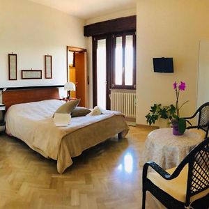 Panorama House Bed and Breakfast Chiaravalle Marche Exterior photo