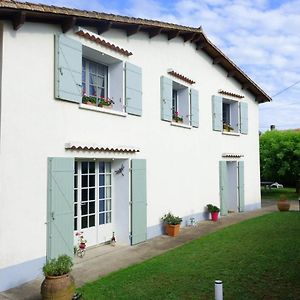 Au Coeur Du Marais Bed and Breakfast Saint-Hilaire-la-Palud Exterior photo