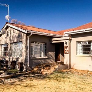 Charlie'S Place Bed and Breakfast Barkly East Exterior photo