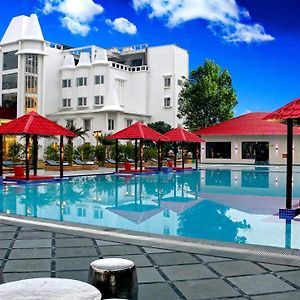 Tiaraa Hotels&Resorts Rāmnagar Exterior photo