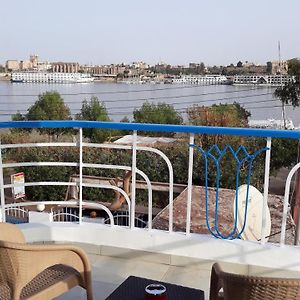 Hofni Palace Nile Niew Luxor Exterior photo