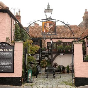 The City Arms Hotel Wells Exterior photo