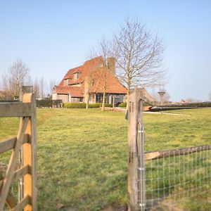 Logie Marie With Hottub In The Garden Bed and Breakfast Lembeke Exterior photo