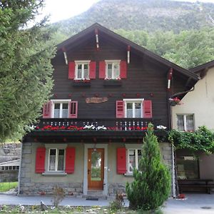 Zimmervermietung Ackersand Hotel Stalden Exterior photo