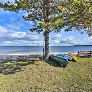 Lovely Lake Huron Getaway Beach Access And Kayaks! Appartement Evergreen Shores Exterior photo