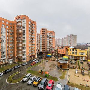 Комфортная Двухкомнатная Квартира Возле Метро Академгородок Appartement Kiev Exterior photo