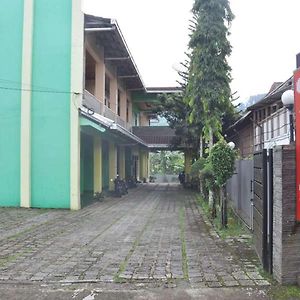 Reddoorz Near Lokawisata Baturaden Hotel Purwokerto Exterior photo