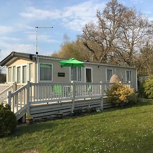 Poppy At Oakdene Forest Park Villa Ringwood Exterior photo