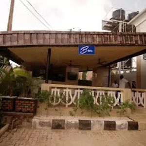 Room in Lodge - Lois Hotel Abuja Jabi Exterior photo