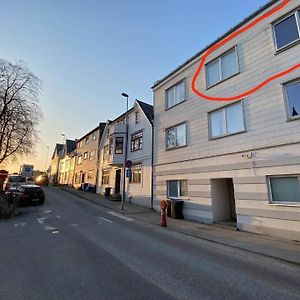 Nice And Central Apartment In Quiet Area Ålesund Exterior photo