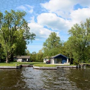 Bungalow Op Eiland Hotel Loosdrecht Exterior photo