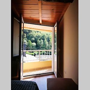 Apartamento Con Vistas Al Rio A Solaina Appartement Samos Exterior photo