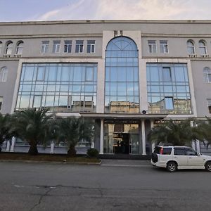 Hotel Aleksandria Soechoemi Exterior photo