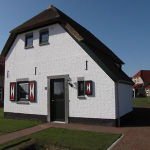 Comfy Farmhouse Villa In Limburg Roggel Exterior photo