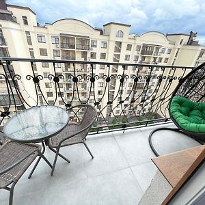 Luxury Emerald Apartments Irpin Exterior photo