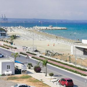 Sea-Esta Seaview Apartment, 200 Meters To The Beach Larnaca Exterior photo