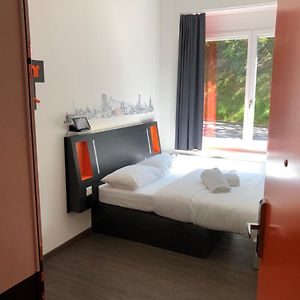 Easyhotel Zuerich West Exterior photo