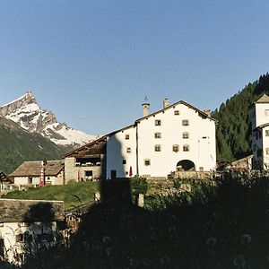 Hotel Weiss Kreuz Splügen Exterior photo