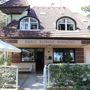 Berg Toboz Panzio Hotel Pécs Exterior photo