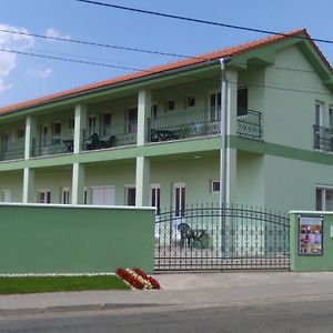 Privat Sulamit Hotel Podhájska Exterior photo