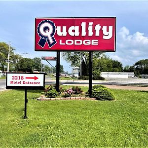 Quality Lodge Sandusky - Sports Center Area Exterior photo