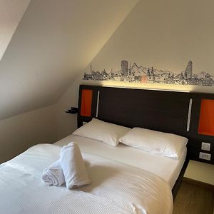 Easyhotel Zuerich Limmatplatz Exterior photo