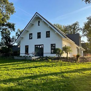 't Huis van de Buren - Vier luxe vakantiewoningen in Lutten Exterior photo