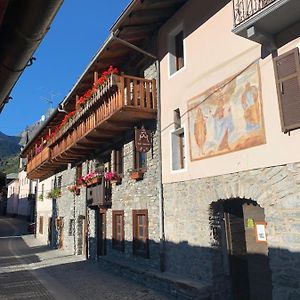 Trois Couronnes B&B Di Charme Appartamenti Ad Uso Turistico Vda La Salle Exterior photo