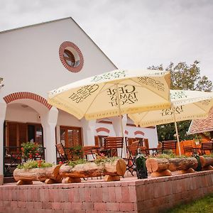 Diofa Panzio Bed and Breakfast Villány Exterior photo