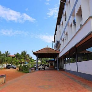 Kukuresidency Hotel Wadakkanchery Exterior photo