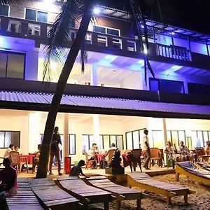 Hansa Surf Hotel Hikkaduwa Exterior photo