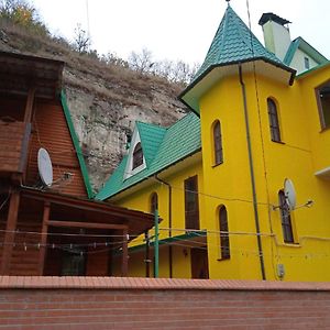 Садиба Каньйон Hotel Kamjanets-Podilsky Exterior photo