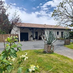 La Maison Du Bonheur Bed and Breakfast Saint-Bernard  Exterior photo