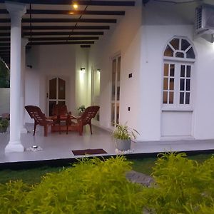 Ann Villa Negombo Exterior photo