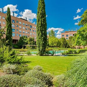 Las Huertas - Modern Accommodation in Madrid Conde Orgaz Exterior photo