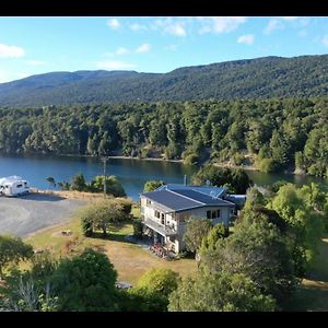 Glendale River View Villa Manapouri Exterior photo