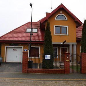 Dworek W Zieleni Appartement Warschau Exterior photo