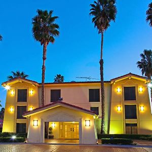 Super 8 By Wyndham San Bernardino Hotel Exterior photo