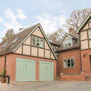 Ragleth Place Lodge Church Stretton Exterior photo