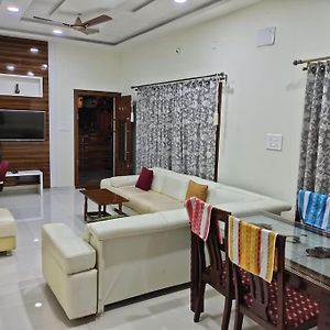 Corner Apartment, 2Bhk With Good Privacy, Parking Bangalore Exterior photo