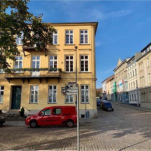 Das Ferienapartment Alexandrine Direkt Am Pfaffenteich Mit Eigenem Parkplatz Schwerin  Exterior photo